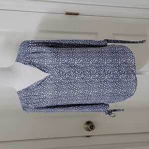 Monday Fun Size XS 'Amiya' Tie Sleeve Blouse, Wedgewood Blue & White, EUC